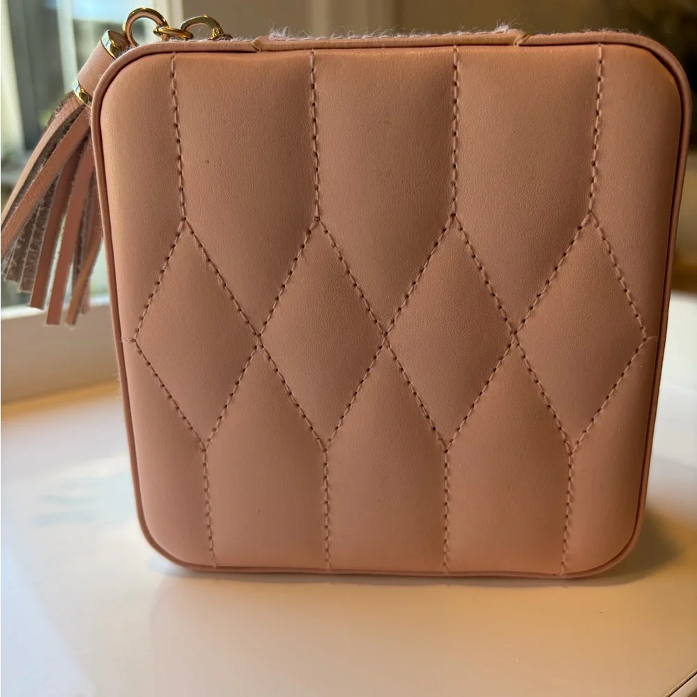 WOLF Pink and Tan Travel Jewelry Organizer - Picture 5 of 14